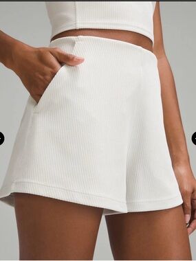 Lululemon Softstreme High Rise Shorts - Bone